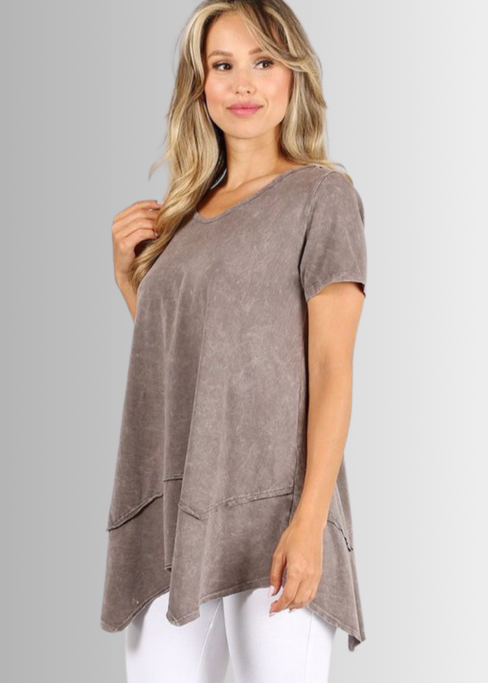 Shark Bite Hem Tee for Effortless Casual Style in Cotton