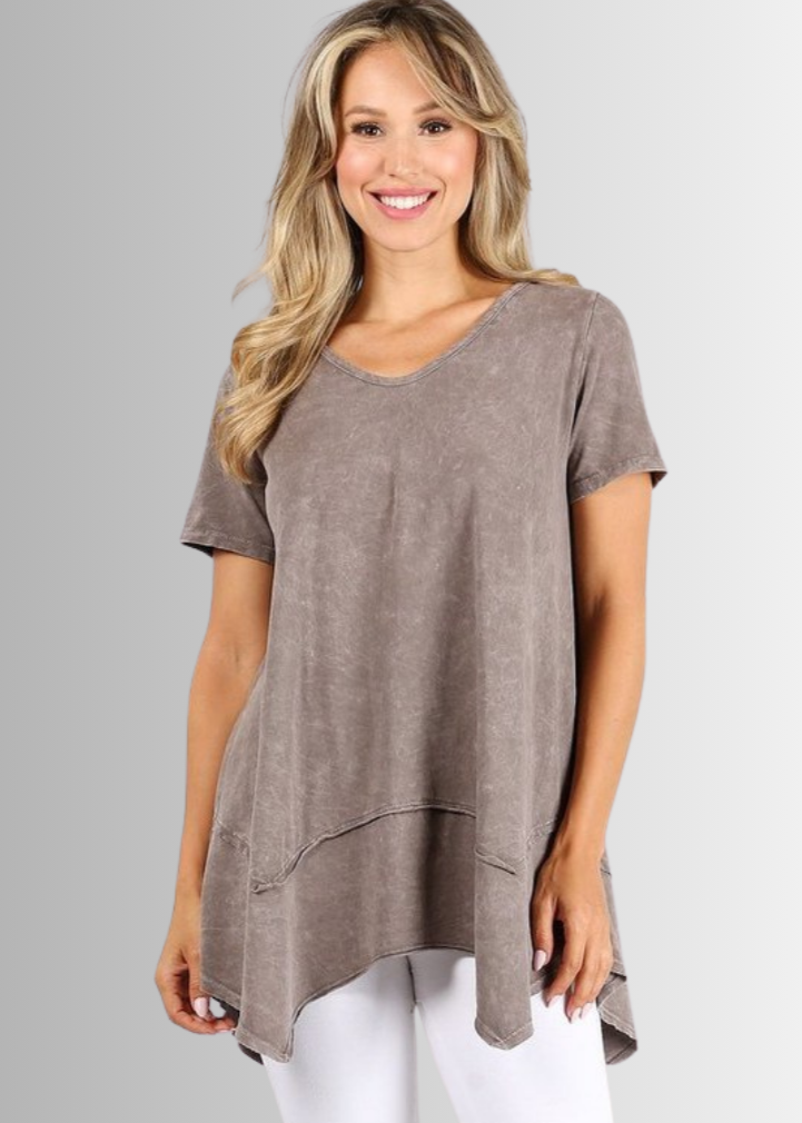 Shark Bite Hem Tee for Effortless Casual Style in Cotton