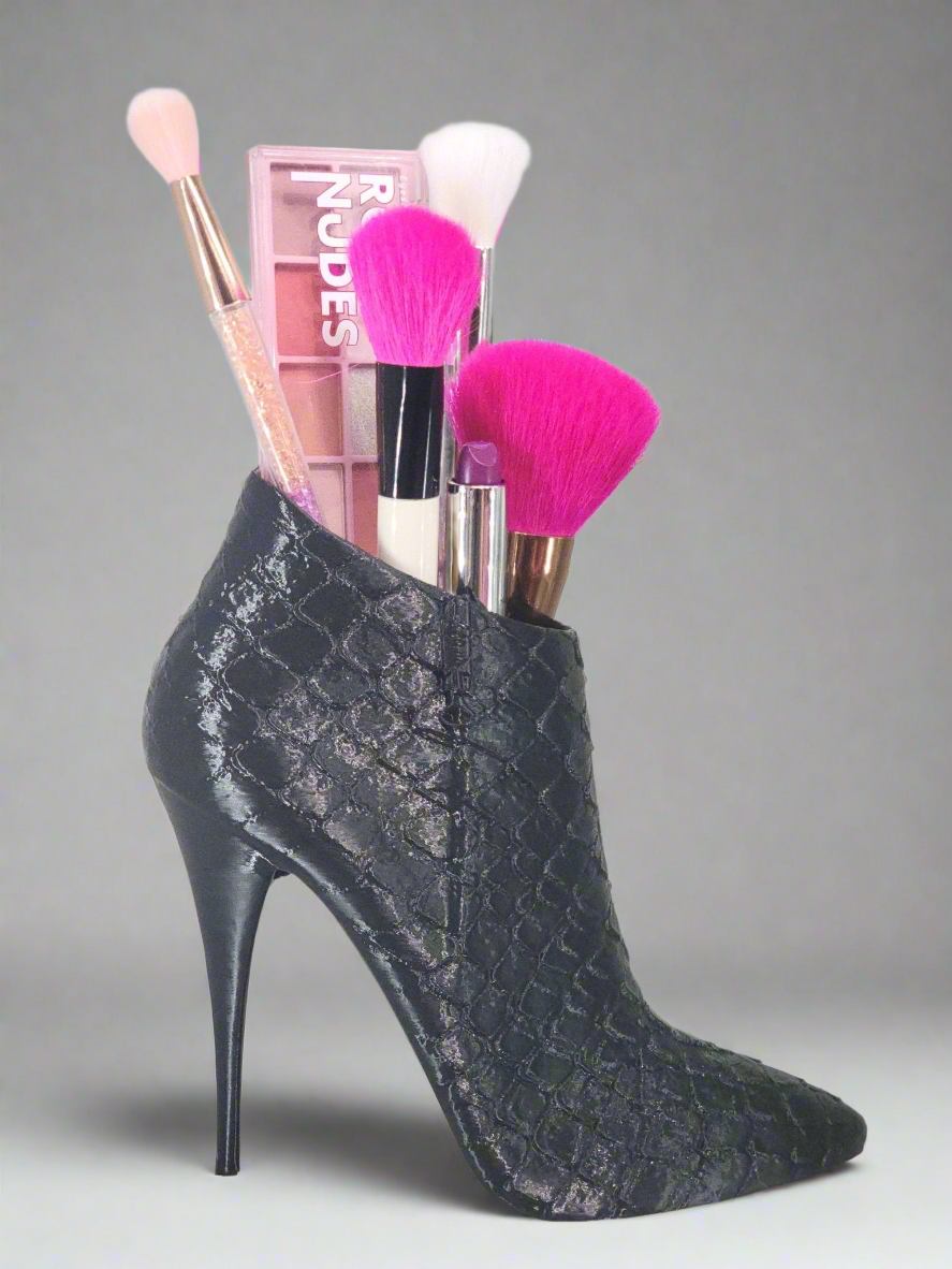 Glam High Heel Brush Holder – Stylish Makeup Organizer - RFE Marketing Ventures