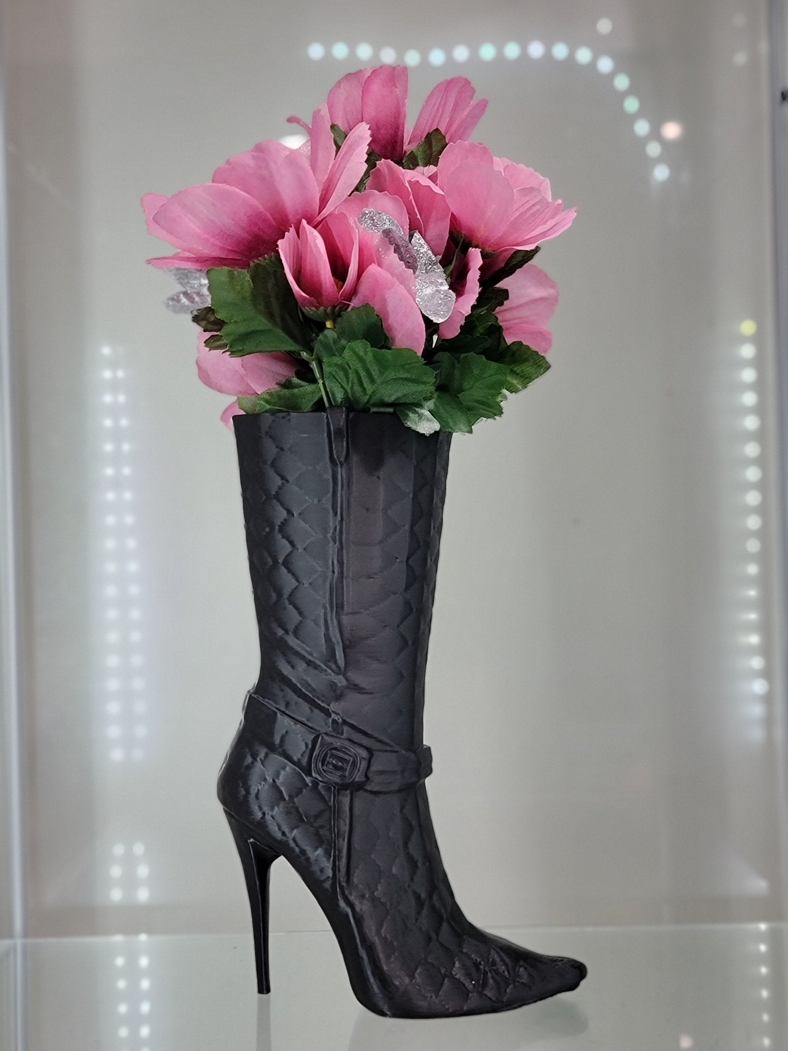 Chic High-Heel Boot Brush Holder – Stylish Organizer for Makeup Brushes or Floral Arrangements - RFE Marketing Ventures