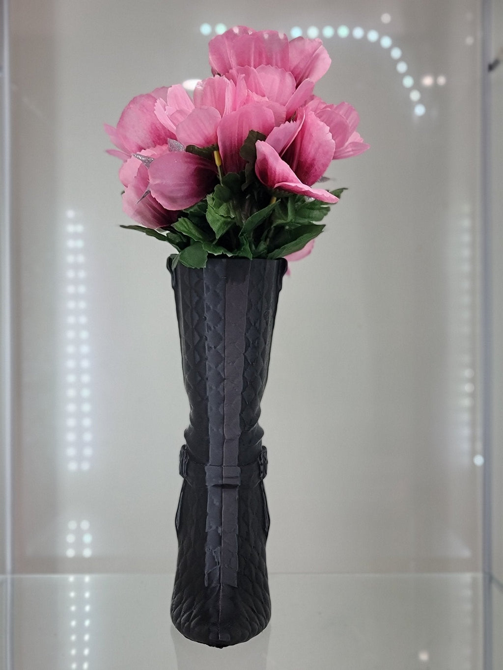 Chic High-Heel Boot Brush Holder – Stylish Organizer for Makeup Brushes or Floral Arrangements - RFE Marketing Ventures