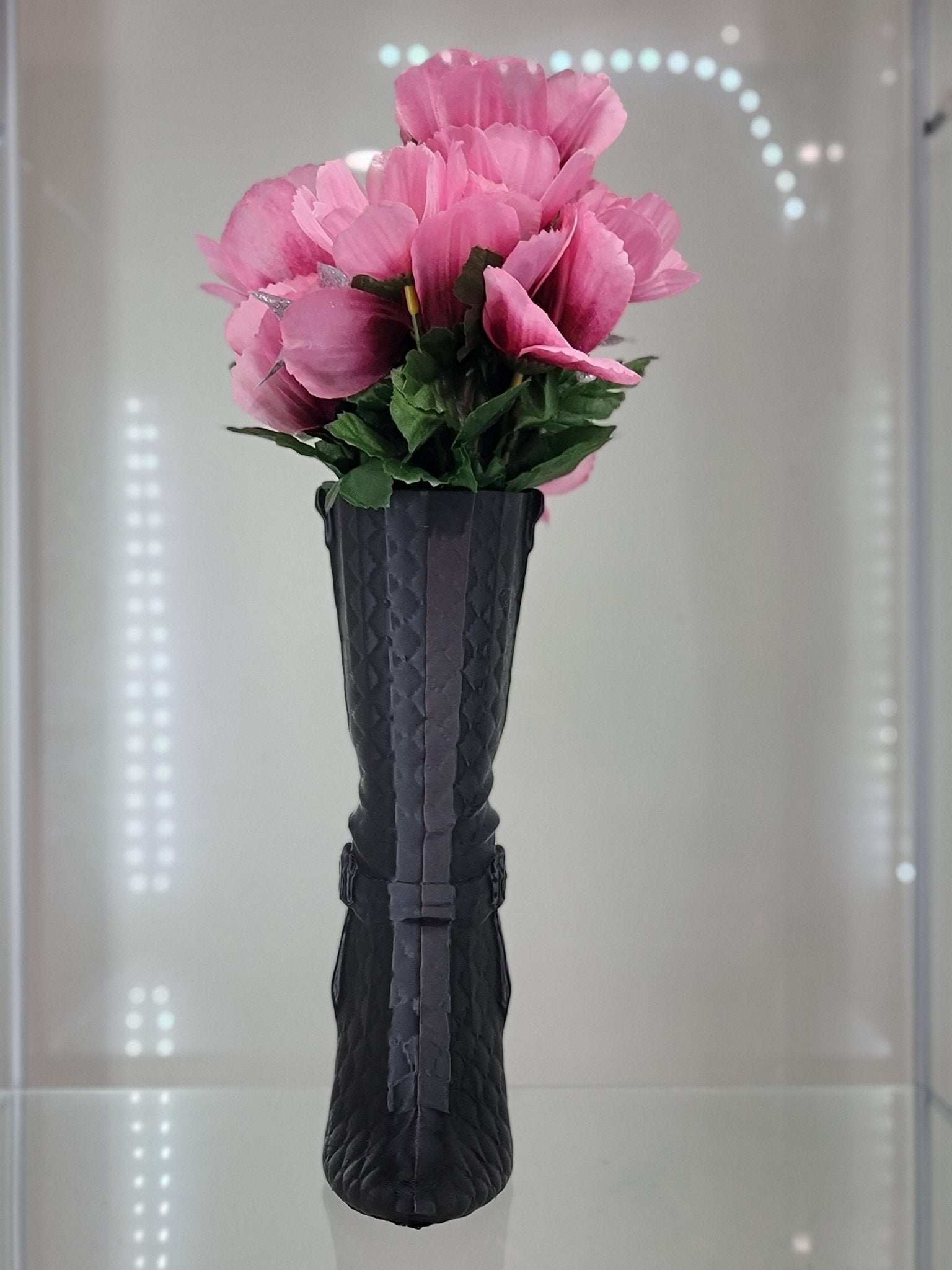 Chic High-Heel Boot Brush Holder – Stylish Organizer for Makeup Brushes or Floral Arrangements - RFE Marketing Ventures
