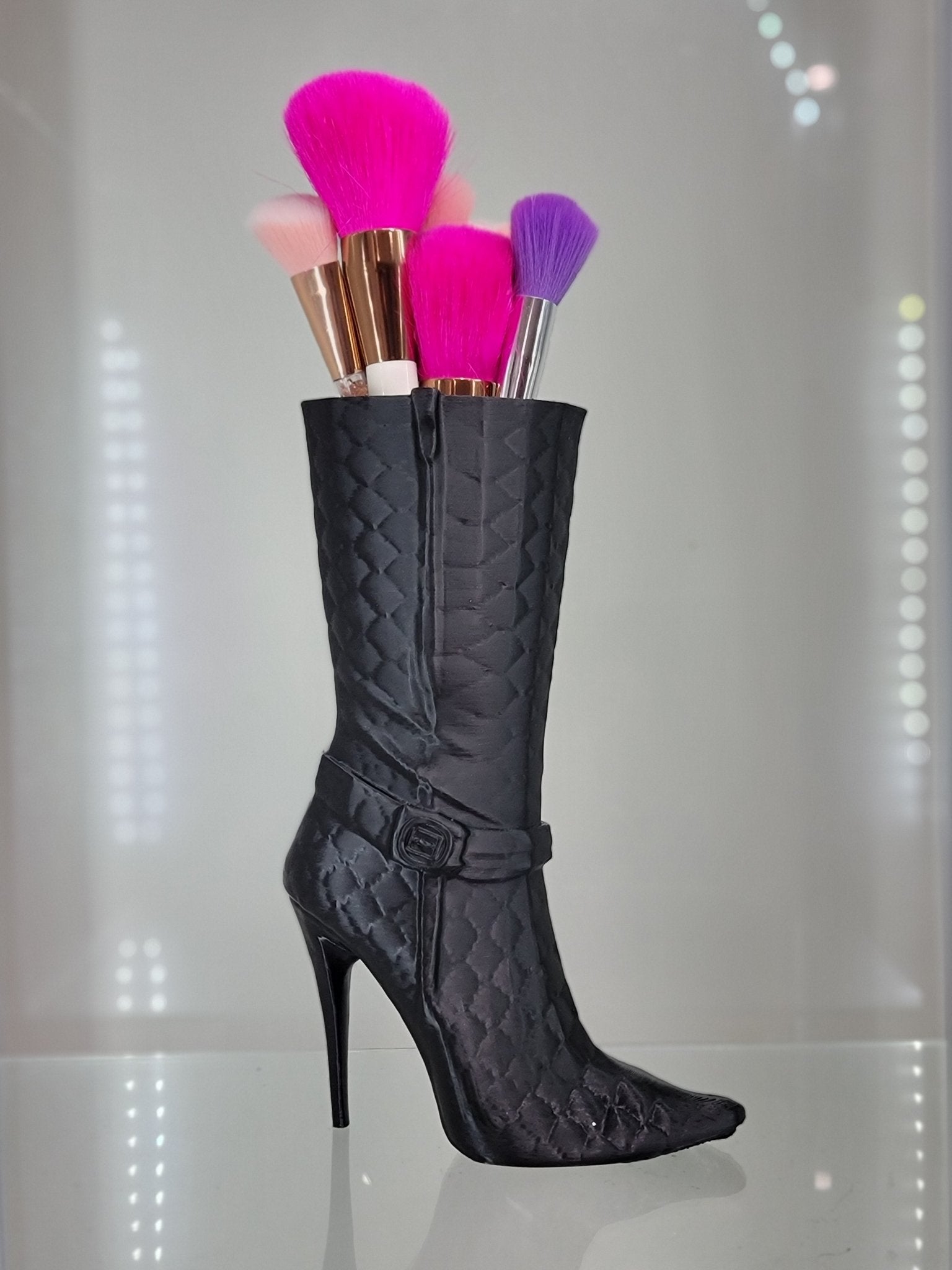 Chic High-Heel Boot Brush Holder – Stylish Organizer for Makeup Brushes or Floral Arrangements - RFE Marketing Ventures