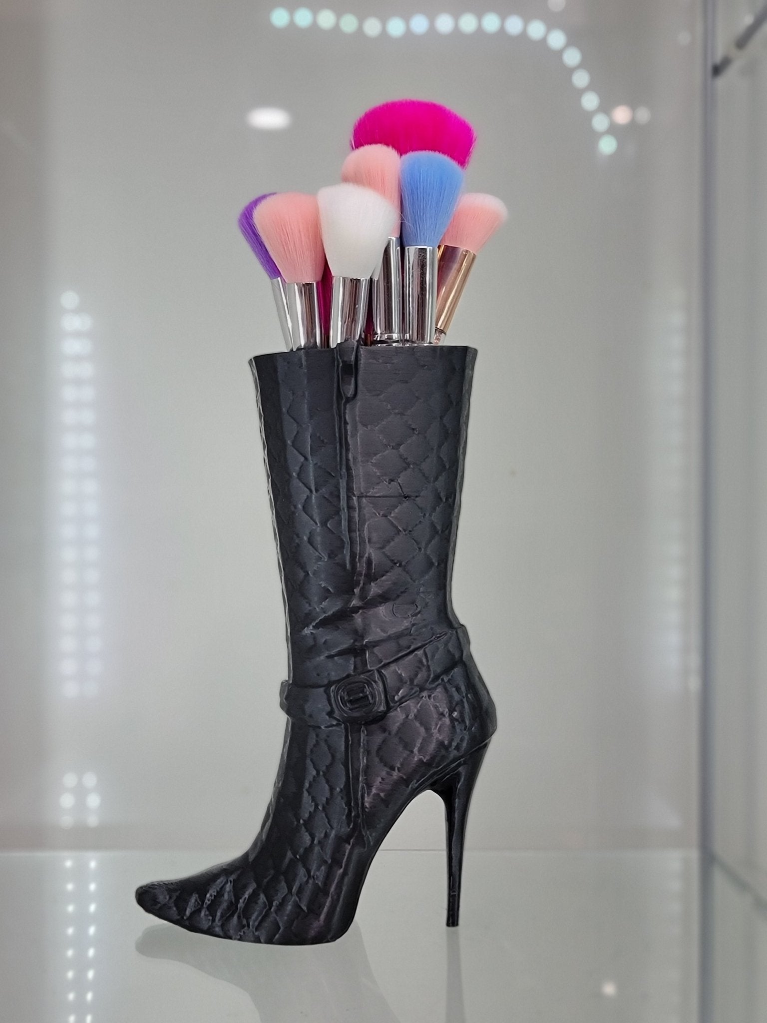 Chic High-Heel Boot Brush Holder – Stylish Organizer for Makeup Brushes or Floral Arrangements - RFE Marketing Ventures