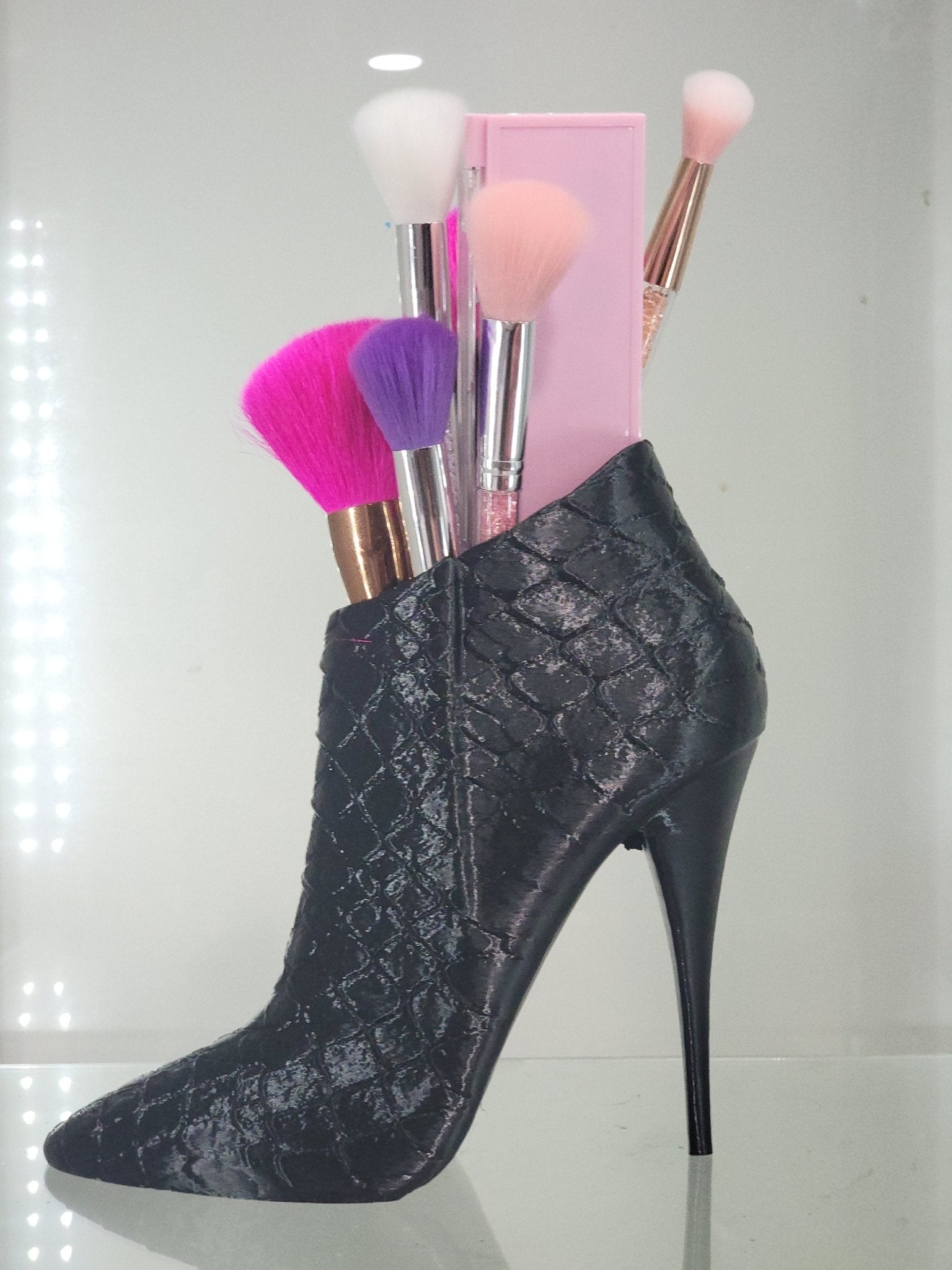 Glam High Heel Brush Holder – Stylish Makeup Organizer - RFE Marketing Ventures