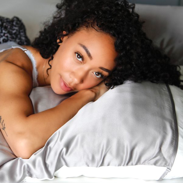 Gray Silk Pillow Sleeve for Luxurious Comfort and Skin Care