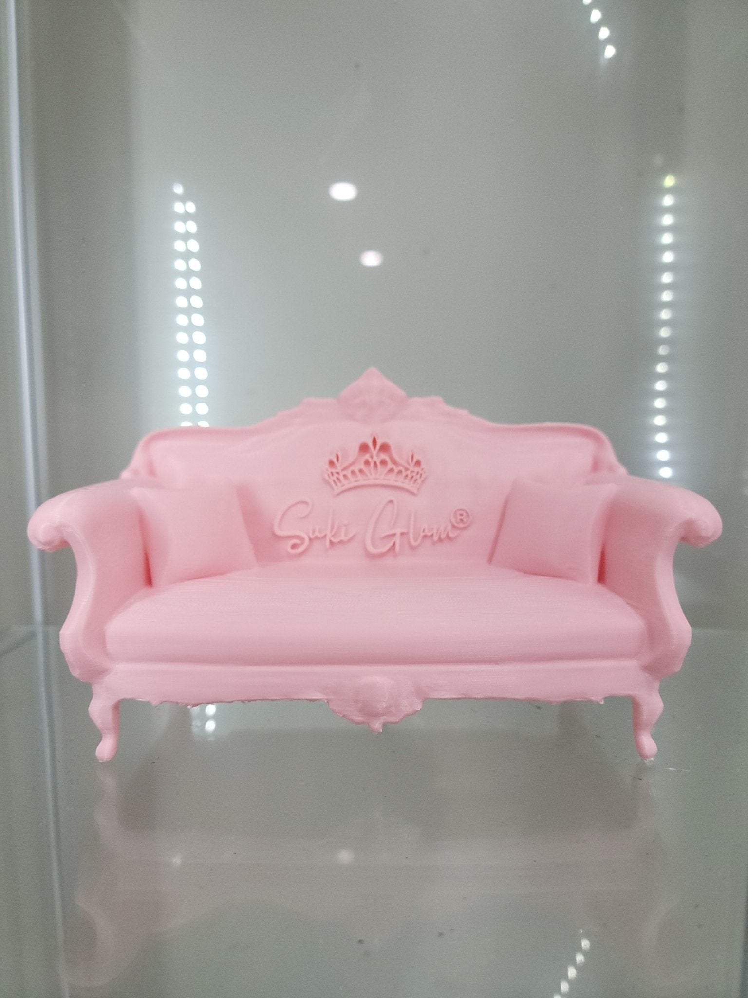 Luxurious Pink Sofa Makeup Brush Holder by Suki Glam® - RFE Marketing Ventures