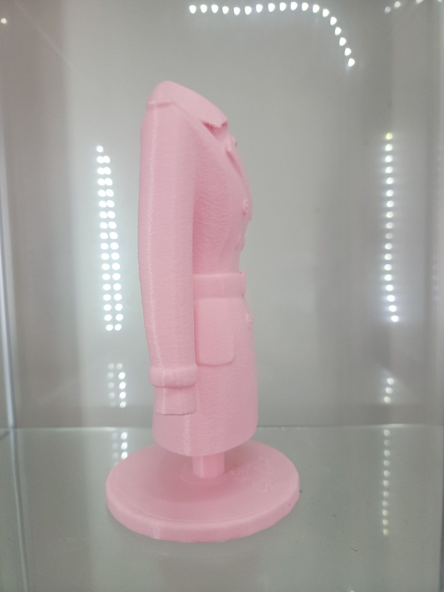 Pink Trench Coat Brush Holder – Glam Organizer - RFE Marketing Ventures